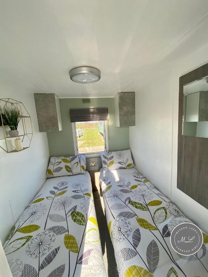 Meadow Lakes 22 - Golden Palm, Pet Friendly, Wifi, Bed Linen - Meadow Lakes Caravan & Lodge Hire Skegness Extérieur photo