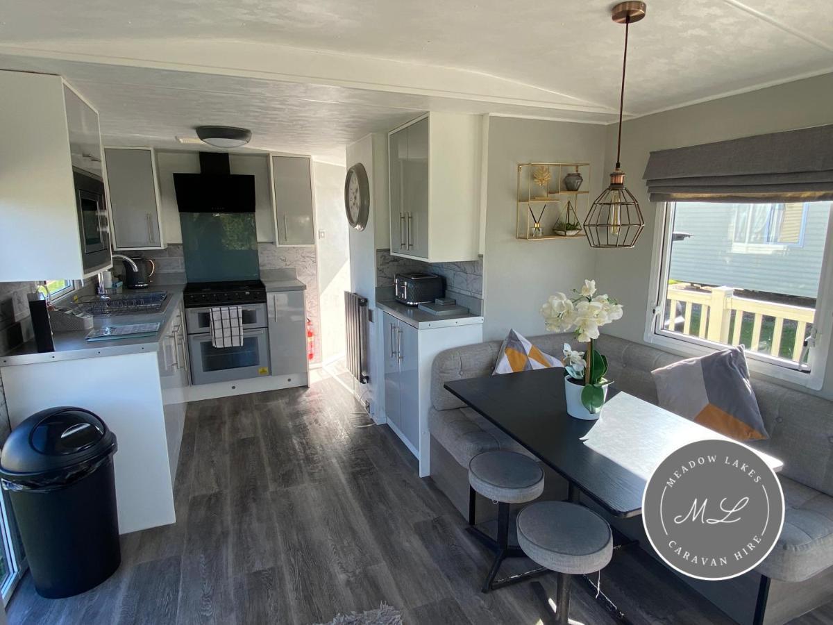 Meadow Lakes 22 - Golden Palm, Pet Friendly, Wifi, Bed Linen - Meadow Lakes Caravan & Lodge Hire Skegness Extérieur photo